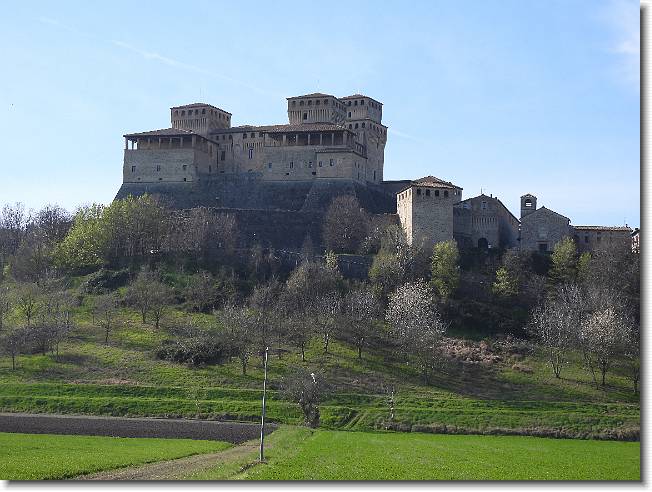 Clicca per scorrere le foto originali ingrandite